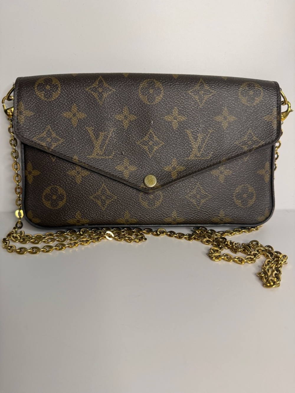 Louis Vuitton Monogram Pochette Félicie with fuchsia interior